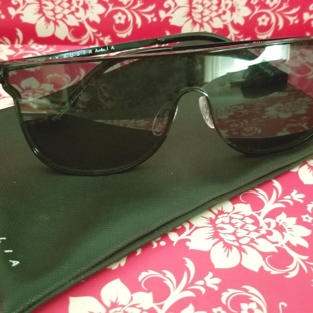 Women's QUAY Sunglasses